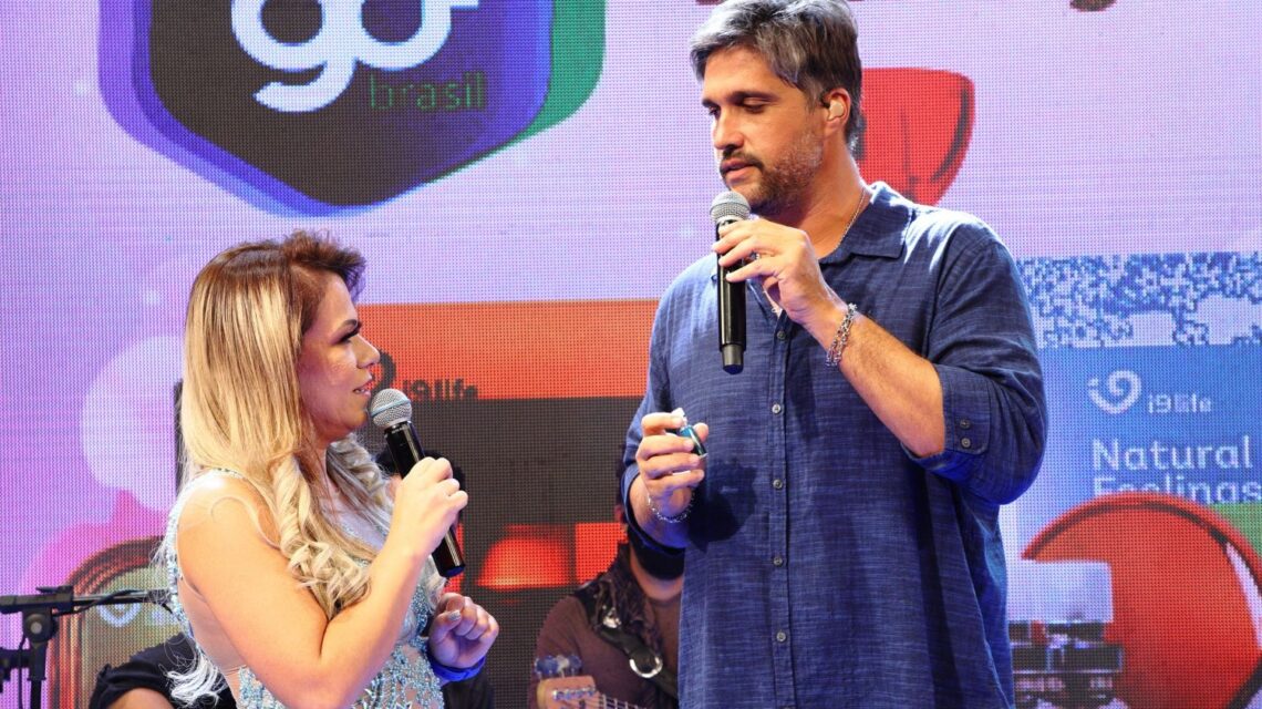 Flavinha Cheirosa E Léo Chaves Comandam Live No Canal Do Vovô Raul Gil